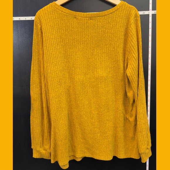 Maternity Bundle - Top (x1) and Dress (x1) - Picture 9 of 12